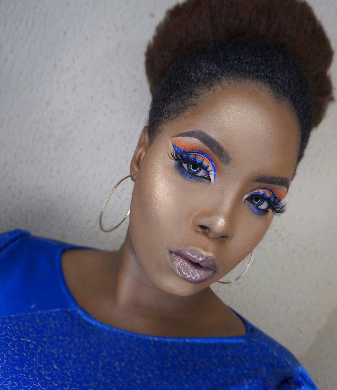 Popular Nigerian Makeup artist Lydia Stanley blue Two toned makeover www.giftcollins.com