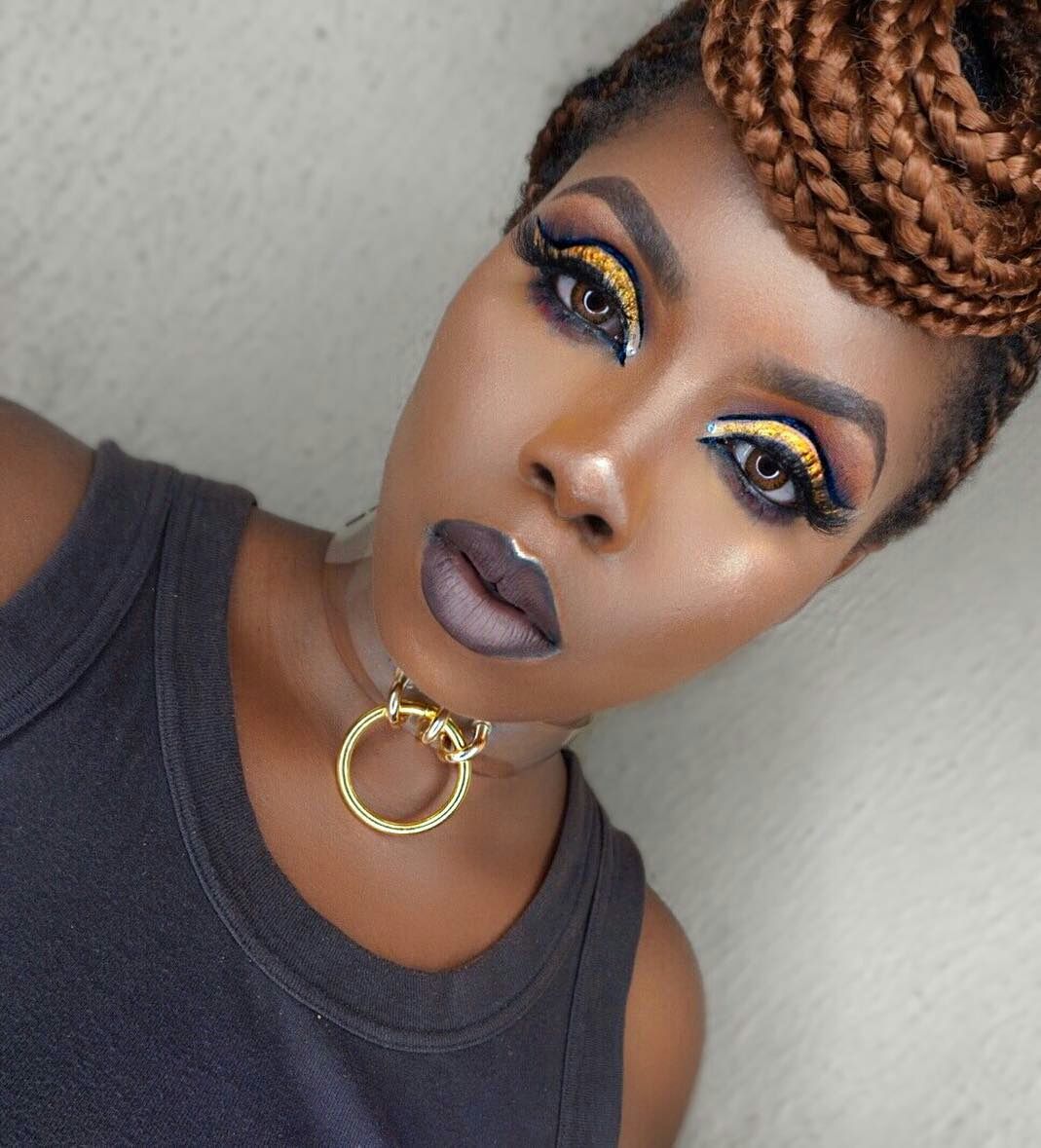 Makeup artist Lydia Stanley gold/brown makeup look. www.giftcollins.com