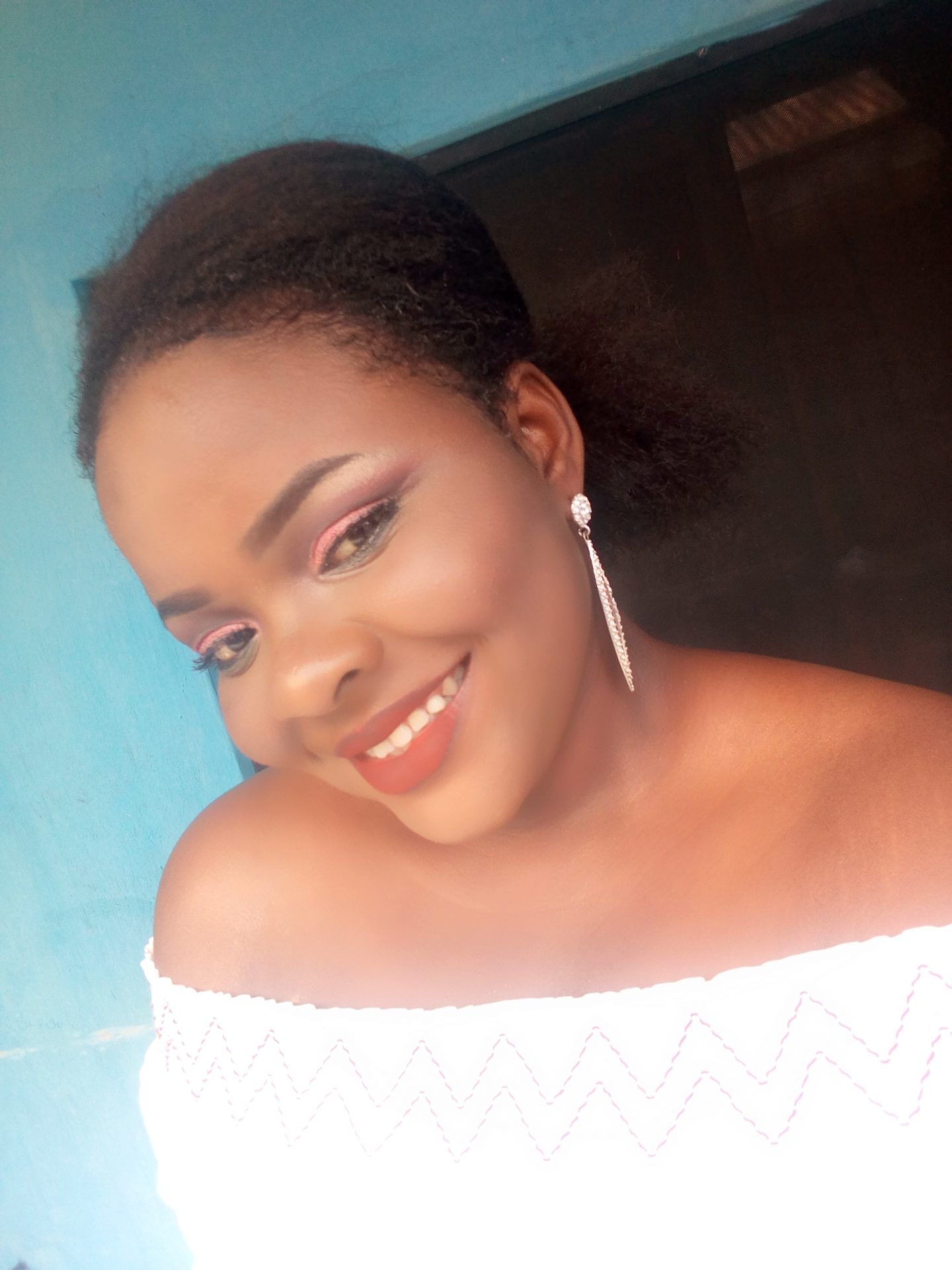 Get ready with me from Basic to Baddie in 2018